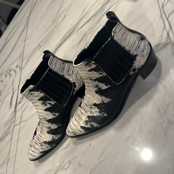 Modern Vice snakeskin boots Size 41- never worn - Picture 4 of 8